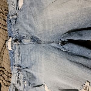 TORRID 24 DENIM CAPRI